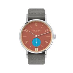 NOMOS Glashütte Tangente 38 Datum Ziegelblau 