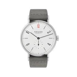 NOMOS Glashütte Tangente 38 – 50 ans de Médecins Sans Frontières